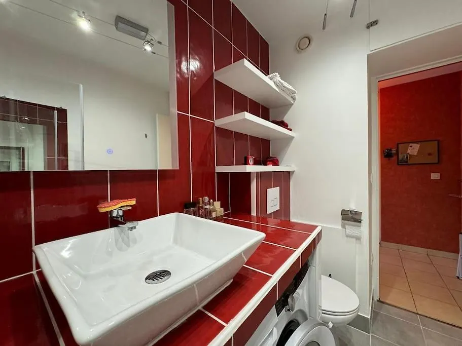 Stylish 1Br With Peaceful Garden In 18Th District Apartment Paris