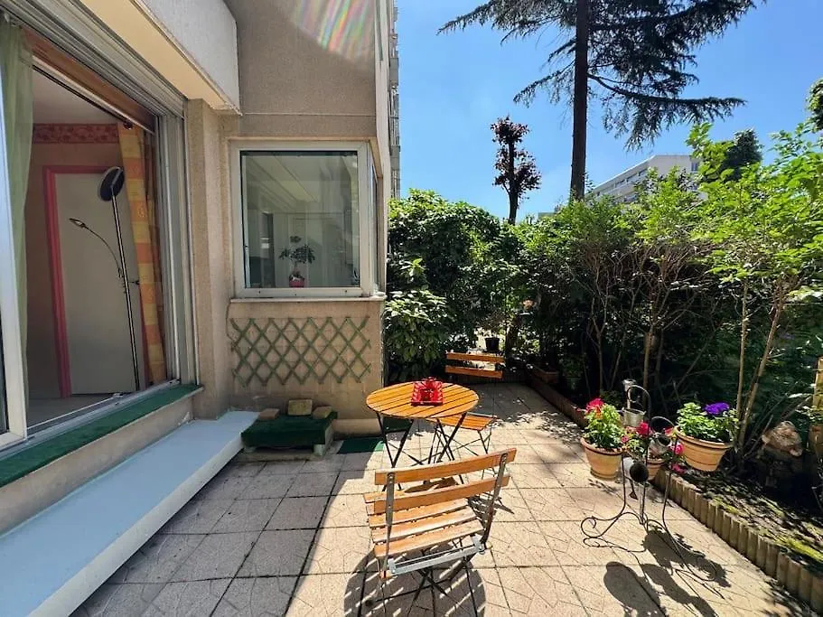 Stylish 1Br With Peaceful Garden In 18Th District Apartment Paris France