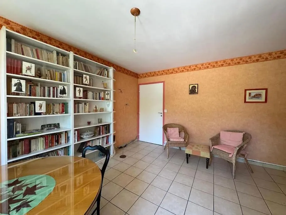Stylish 1Br With Peaceful Garden In 18Th District Apartment Paris